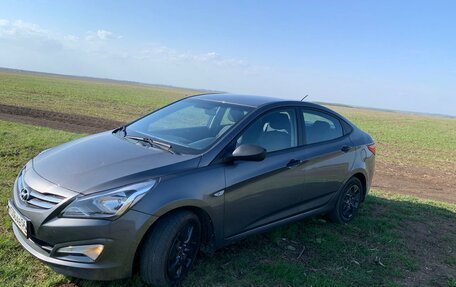 Hyundai Solaris II рестайлинг, 2015 год, 880 000 рублей, 5 фотография