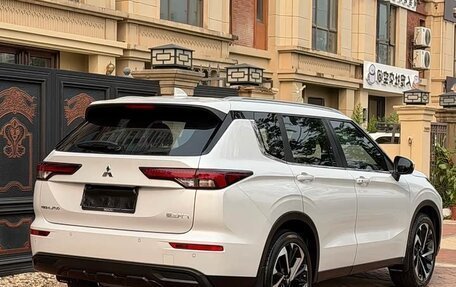 Mitsubishi Outlander, 2022 год, 3 610 000 рублей, 4 фотография