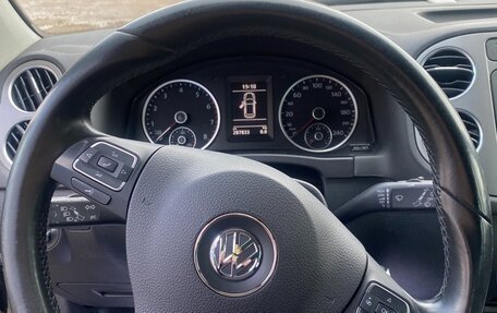 Volkswagen Tiguan I, 2011 год, 1 058 000 рублей, 13 фотография