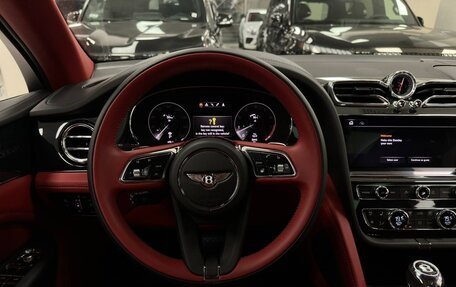 Bentley Bentayga I, 2022 год, 24 000 000 рублей, 15 фотография