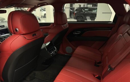 Bentley Bentayga I, 2022 год, 24 000 000 рублей, 12 фотография