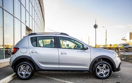 Renault Sandero II рестайлинг, 2018 год, 1 298 000 рублей, 8 фотография