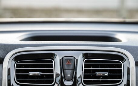 Renault Sandero II рестайлинг, 2018 год, 1 298 000 рублей, 19 фотография