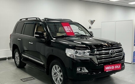 Toyota Land Cruiser 200, 2016 год, 4 999 000 рублей, 2 фотография