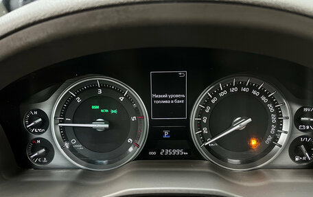 Toyota Land Cruiser 200, 2016 год, 4 999 000 рублей, 15 фотография