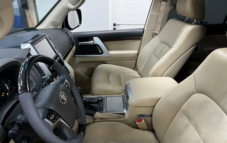 Toyota Land Cruiser 200, 2016 год, 4 999 000 рублей, 18 фотография