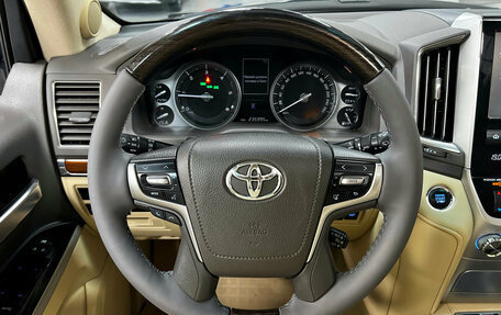 Toyota Land Cruiser 200, 2016 год, 4 999 000 рублей, 22 фотография