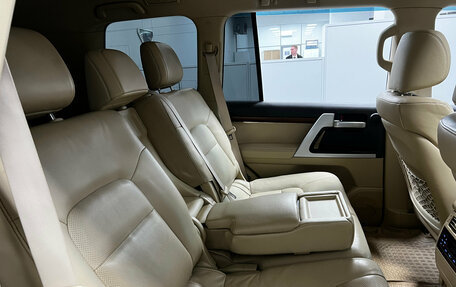 Toyota Land Cruiser 200, 2016 год, 4 999 000 рублей, 28 фотография