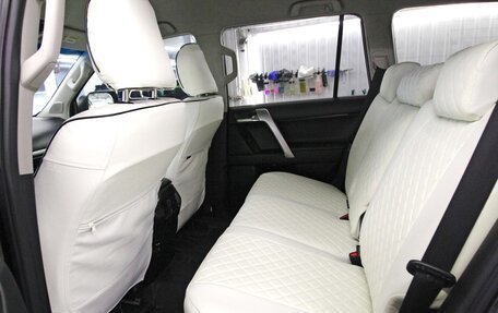 Toyota Land Cruiser Prado 150 рестайлинг 2, 2016 год, 3 800 000 рублей, 9 фотография