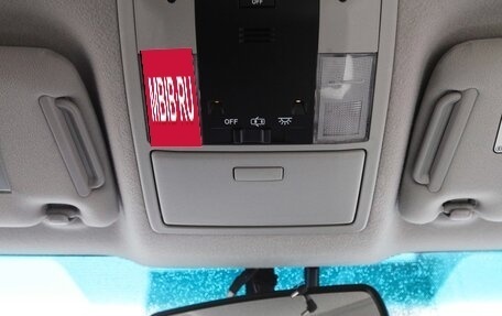 Toyota Land Cruiser Prado 150 рестайлинг 2, 2016 год, 3 800 000 рублей, 19 фотография