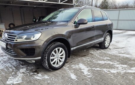 Volkswagen Touareg III, 2015 год, 3 290 000 рублей, 2 фотография