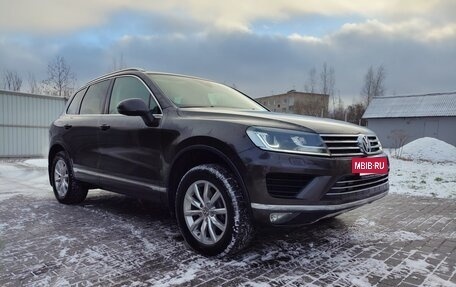 Volkswagen Touareg III, 2015 год, 3 290 000 рублей, 3 фотография