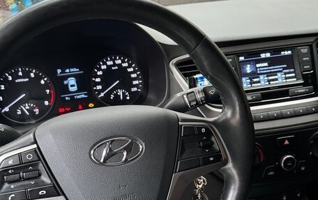 Hyundai Solaris II рестайлинг, 2018 год, 1 450 000 рублей, 9 фотография
