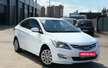 Hyundai Solaris II рестайлинг, 2015 год, 1 030 000 рублей, 3 фотография