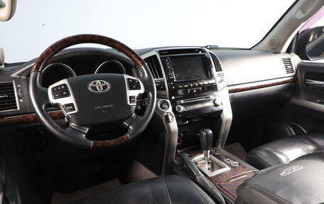 Toyota Land Cruiser 200, 2013 год, 4 199 000 рублей, 9 фотография