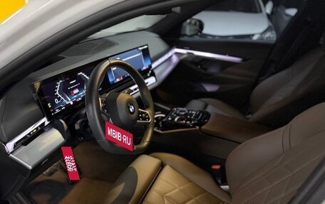 BMW 5 серия, 2024 год, 6 090 000 рублей, 7 фотография