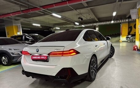 BMW 5 серия, 2024 год, 6 090 000 рублей, 3 фотография