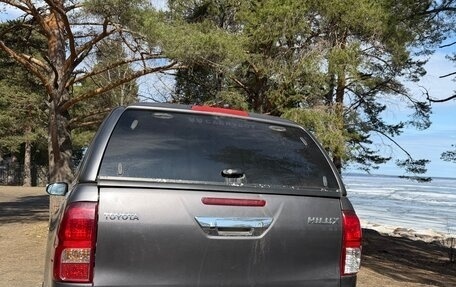 Toyota Hilux VIII, 2016 год, 3 100 000 рублей, 4 фотография