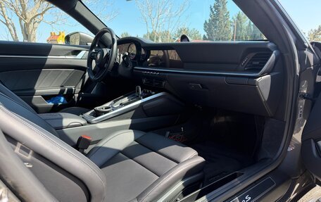 Porsche 911, 2023 год, 31 650 000 рублей, 17 фотография