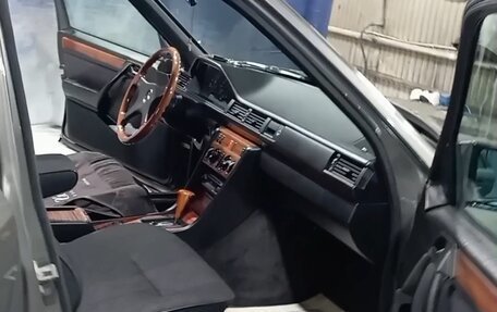 Mercedes-Benz E-Класс, 1993 год, 1 100 000 рублей, 9 фотография