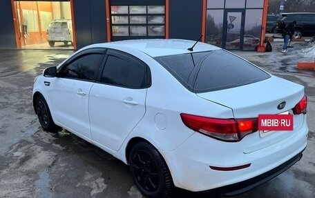 KIA Rio III рестайлинг, 2015 год, 450 000 рублей, 2 фотография