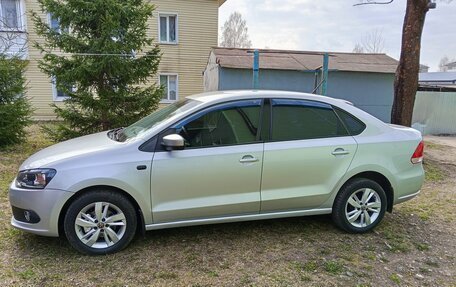 Volkswagen Polo VI (EU Market), 2012 год, 850 000 рублей, 2 фотография