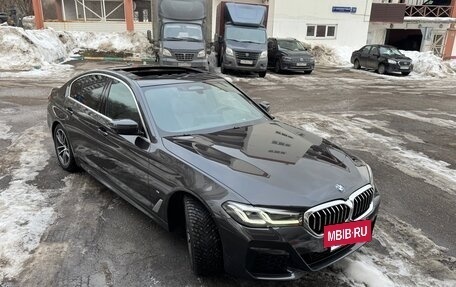 BMW 5 серия, 2022 год, 5 550 000 рублей, 2 фотография