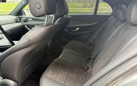 Mercedes-Benz E-Класс, 2021 год, 5 500 000 рублей, 25 фотография