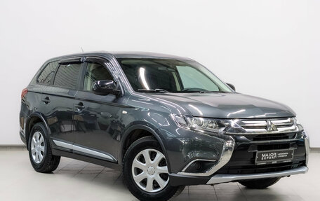 Mitsubishi Outlander III рестайлинг 3, 2016 год, 1 770 000 рублей, 3 фотография