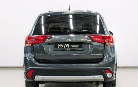 Mitsubishi Outlander III рестайлинг 3, 2016 год, 1 770 000 рублей, 6 фотография