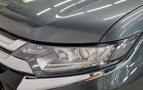 Mitsubishi Outlander III рестайлинг 3, 2016 год, 1 770 000 рублей, 11 фотография