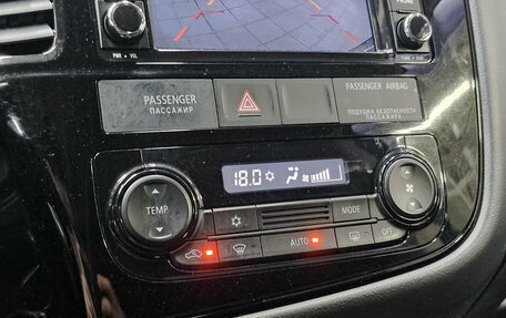 Mitsubishi Outlander III рестайлинг 3, 2016 год, 1 770 000 рублей, 20 фотография