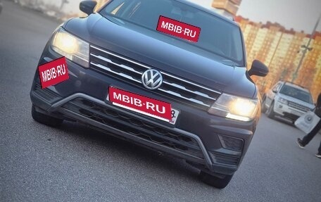 Volkswagen Tiguan II, 2019 год, 1 850 000 рублей, 1 фотография