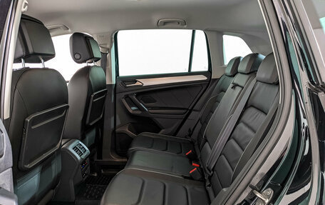 Volkswagen Tiguan II, 2018 год, 3 200 000 рублей, 18 фотография