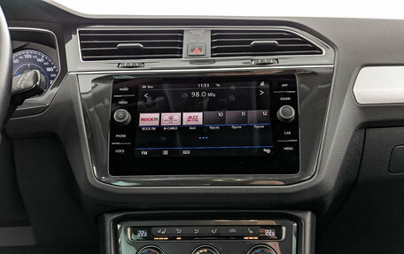 Volkswagen Tiguan II, 2018 год, 3 200 000 рублей, 17 фотография