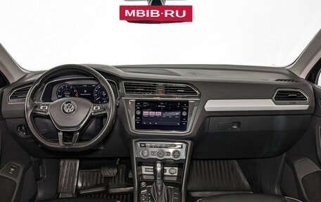 Volkswagen Tiguan II, 2018 год, 3 200 000 рублей, 14 фотография