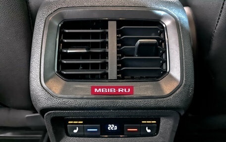 Volkswagen Tiguan II, 2018 год, 3 200 000 рублей, 26 фотография