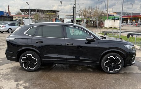 Volkswagen Tiguan, 2024 год, 4 300 000 рублей, 5 фотография