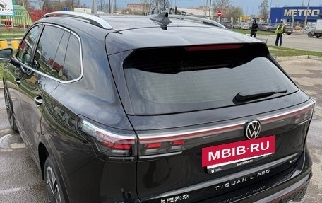 Volkswagen Tiguan, 2024 год, 4 300 000 рублей, 10 фотография