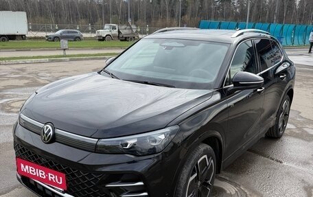 Volkswagen Tiguan, 2024 год, 4 300 000 рублей, 9 фотография