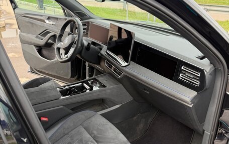 Volkswagen Tiguan, 2024 год, 4 300 000 рублей, 28 фотография