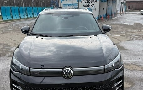 Volkswagen Tiguan, 2024 год, 4 300 000 рублей, 23 фотография