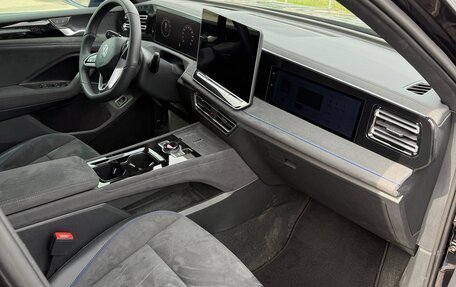 Volkswagen Tiguan, 2024 год, 4 300 000 рублей, 31 фотография