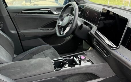 Volkswagen Tiguan, 2024 год, 4 300 000 рублей, 32 фотография