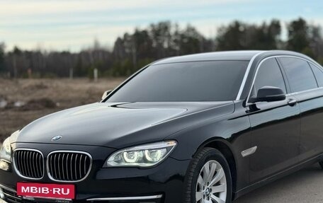 BMW 7 серия, 2014 год, 1 690 000 рублей, 18 фотография