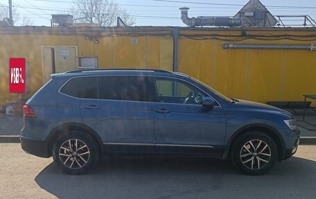 Volkswagen Tiguan II, 2019 год, 2 850 000 рублей, 3 фотография