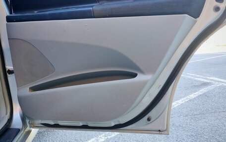 Toyota Opa I рестайлинг, 2000 год, 430 000 рублей, 22 фотография