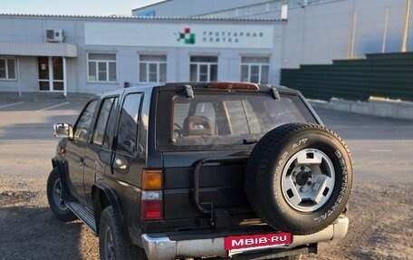 Nissan Terrano II рестайлинг, 1993 год, 450 000 рублей, 8 фотография