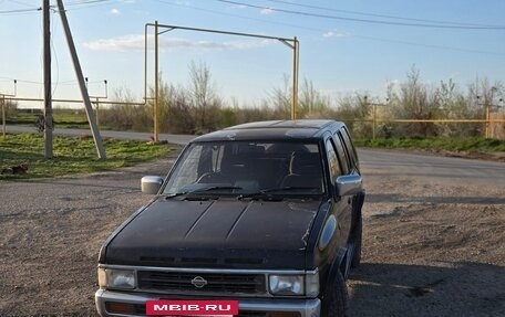 Nissan Terrano II рестайлинг, 1993 год, 450 000 рублей, 6 фотография