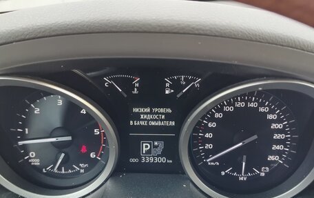 Toyota Land Cruiser 200, 2012 год, 3 050 000 рублей, 4 фотография